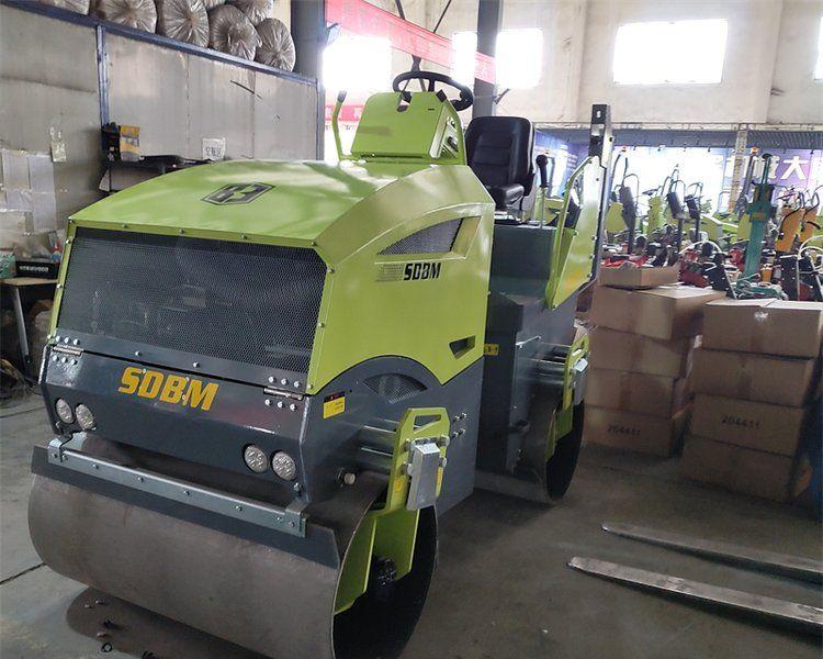 擼起袖子加油干！小型壓路機(jī)企業(yè)讓創(chuàng)新發(fā)揮最大的生產(chǎn)力！