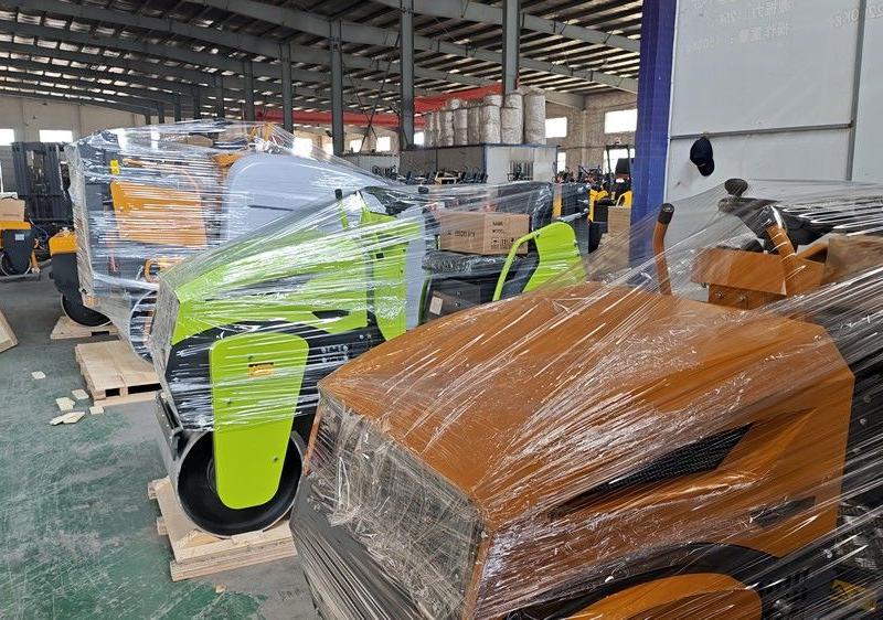 持續(xù)交貨中！奔馬小型壓路機出口發(fā)貨