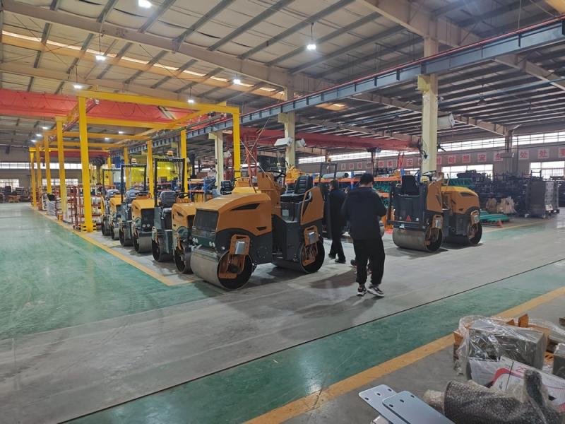 小型壓路機(jī)價(jià)格不能盲從，先把知識(shí)來(lái)學(xué)起！